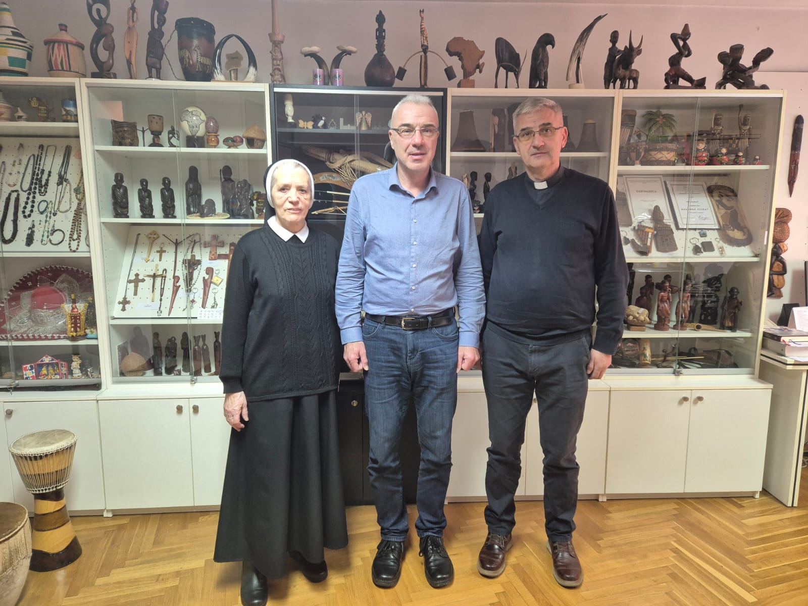 7cfdfd2a 4400 4036 8085 3bf948500ade